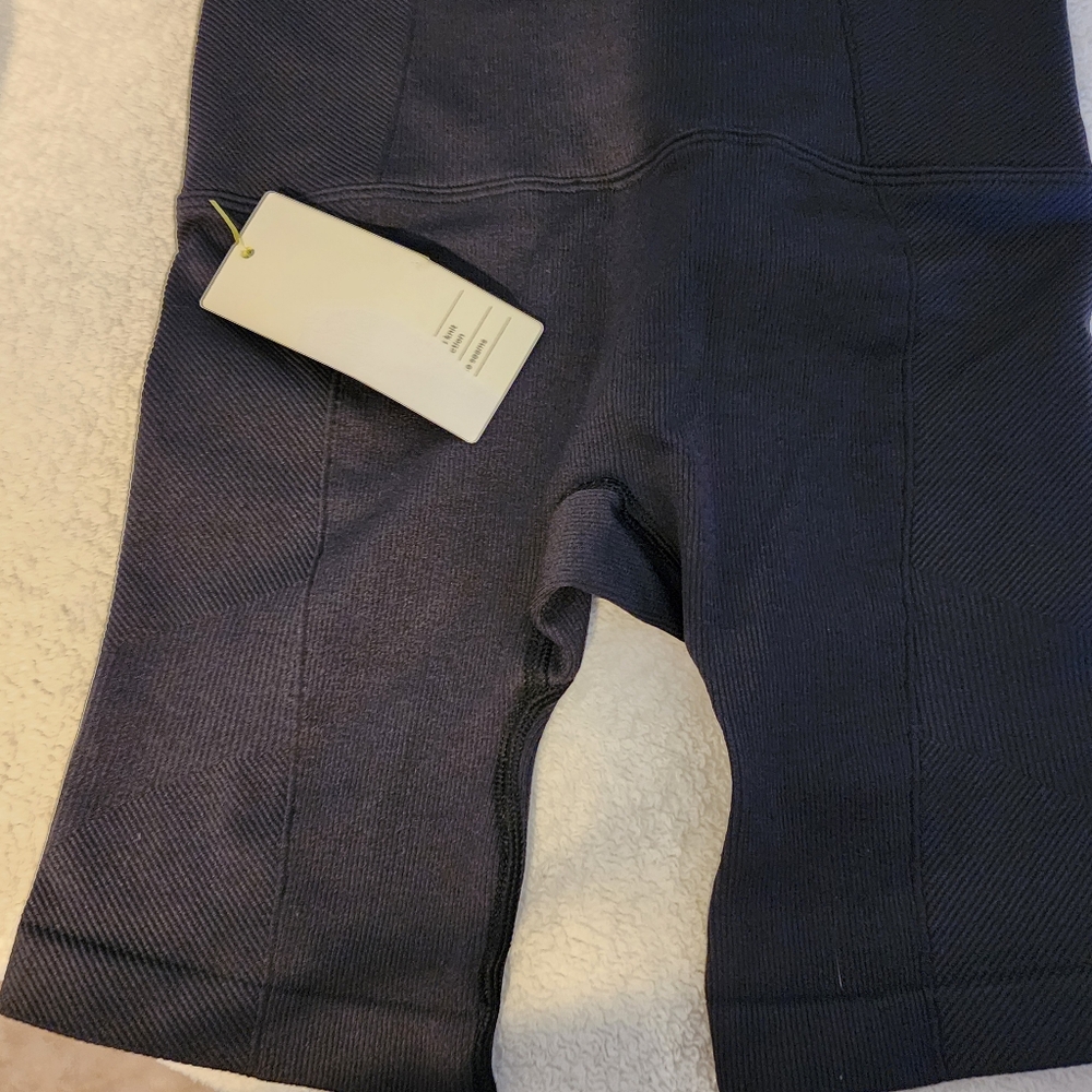 Black Ribbed Biker Shorts. Women XS